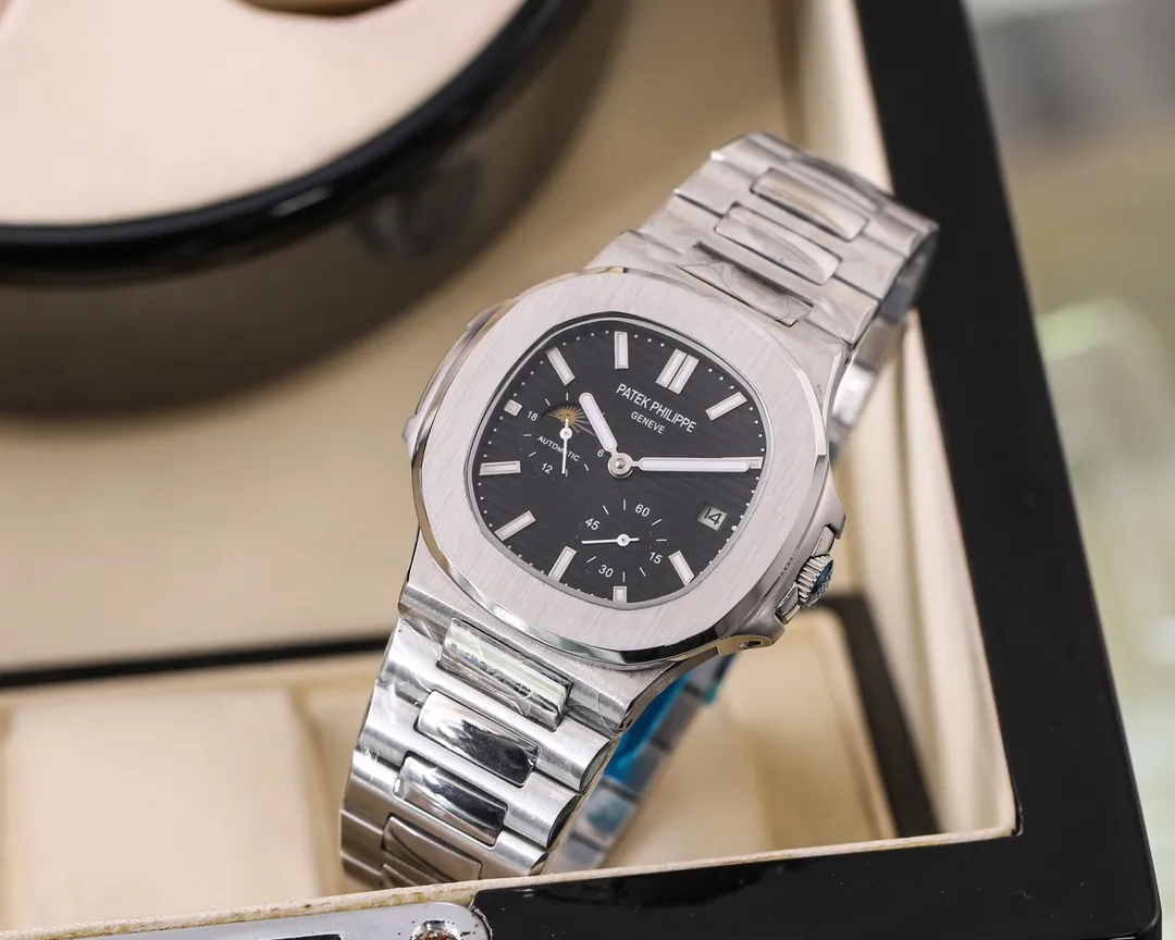 【Foreign Trade Import】💰1720! Patek Philippe (extremely noble and wise work) 🔥Type: Exquisite men's watch (more excellent) 🔥Strap: 316L stainless steel strap (more durable) for real men 🔥Movement: super top mechanical movement (more stable) perpetual motion 🔥Material: mineral super strong mirror (more wear-resistant) Smart style, strong sense of thickness, special design, return with great reputation Size: 43mm in diameter, 12mm thick, smart launch! Welcome to reprint!